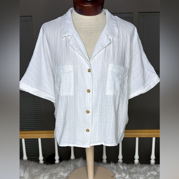 Cotton On Tops - Cotton On White Button Down Shirt Coconut Shell Buttons Size XL EUC